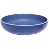 Assiette creuse en faïence bleu avec liseré blanc