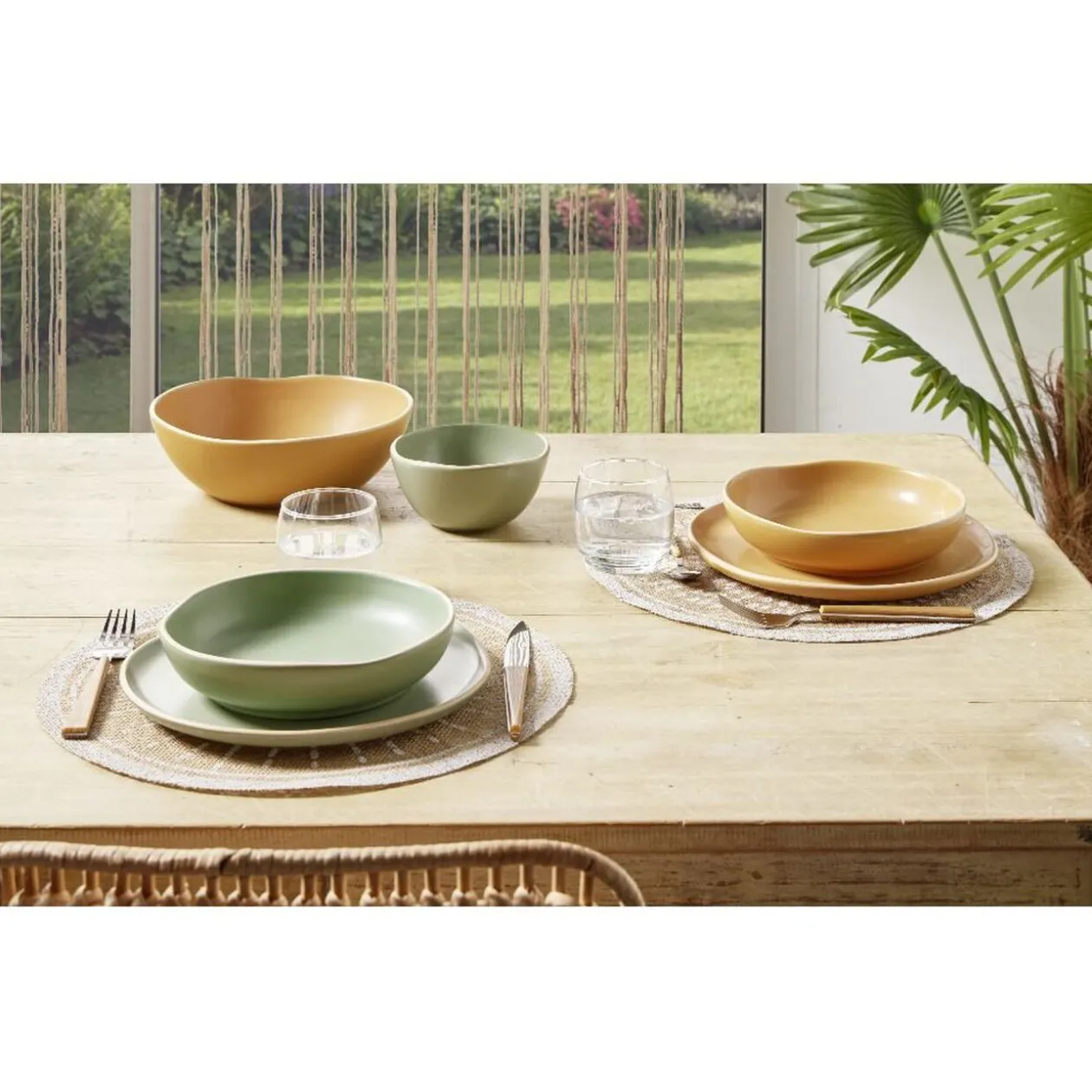 Assiette plate en faïence vert Ø27xH1,7cm