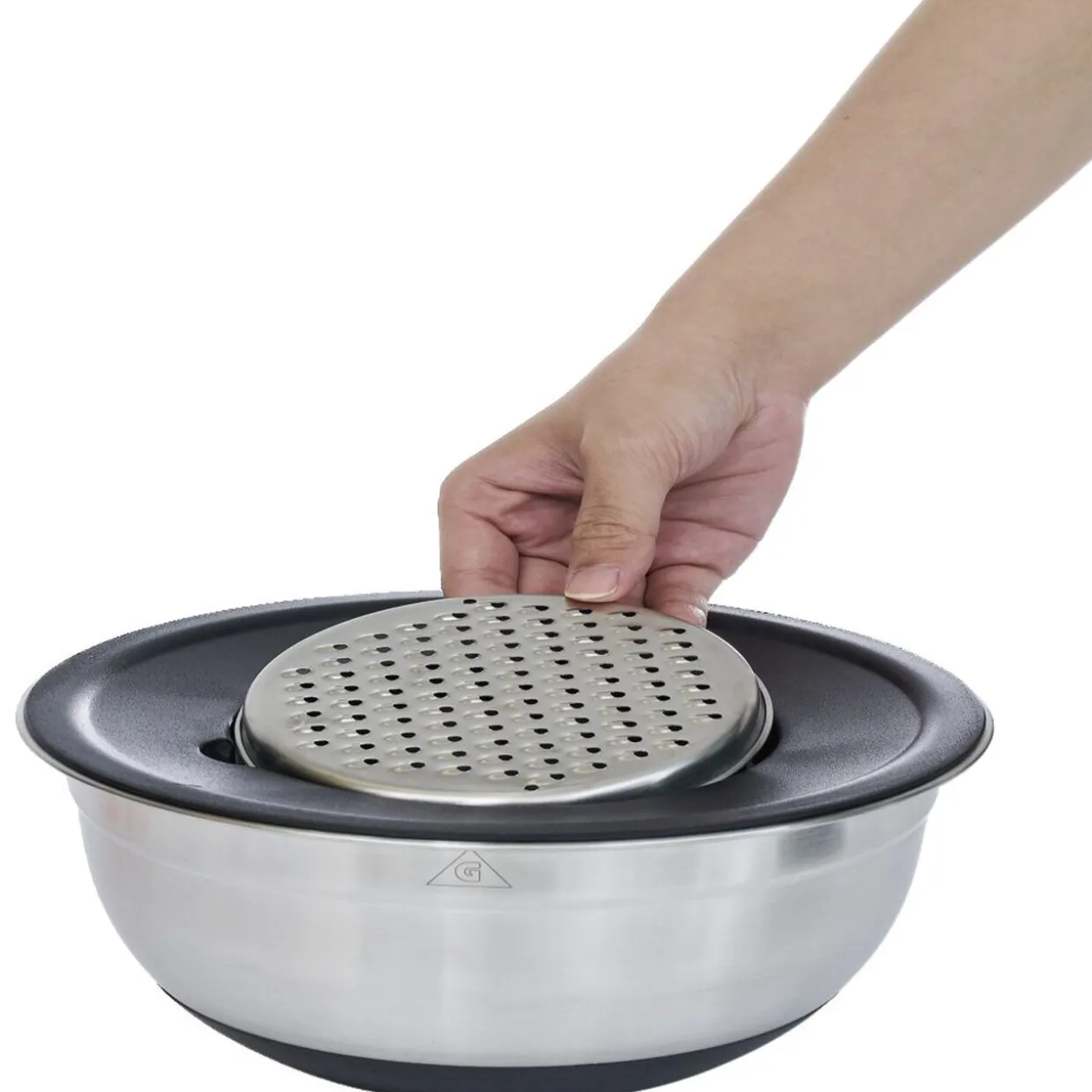 Bol à mixer inox avec base silicone et 3 râpes Ø22xH11,2cm