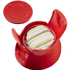 Coupe tranches tomate mozzarella oeuf dur