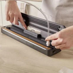Tuyau d'aspiration pour boîte de conservation sous vide