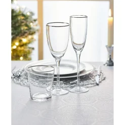 Verre à pied à liseré argenté